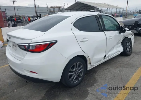 2019 Toyota Yaris Le из США, поврежденный, VIN 3MYDLBYV8KY502060